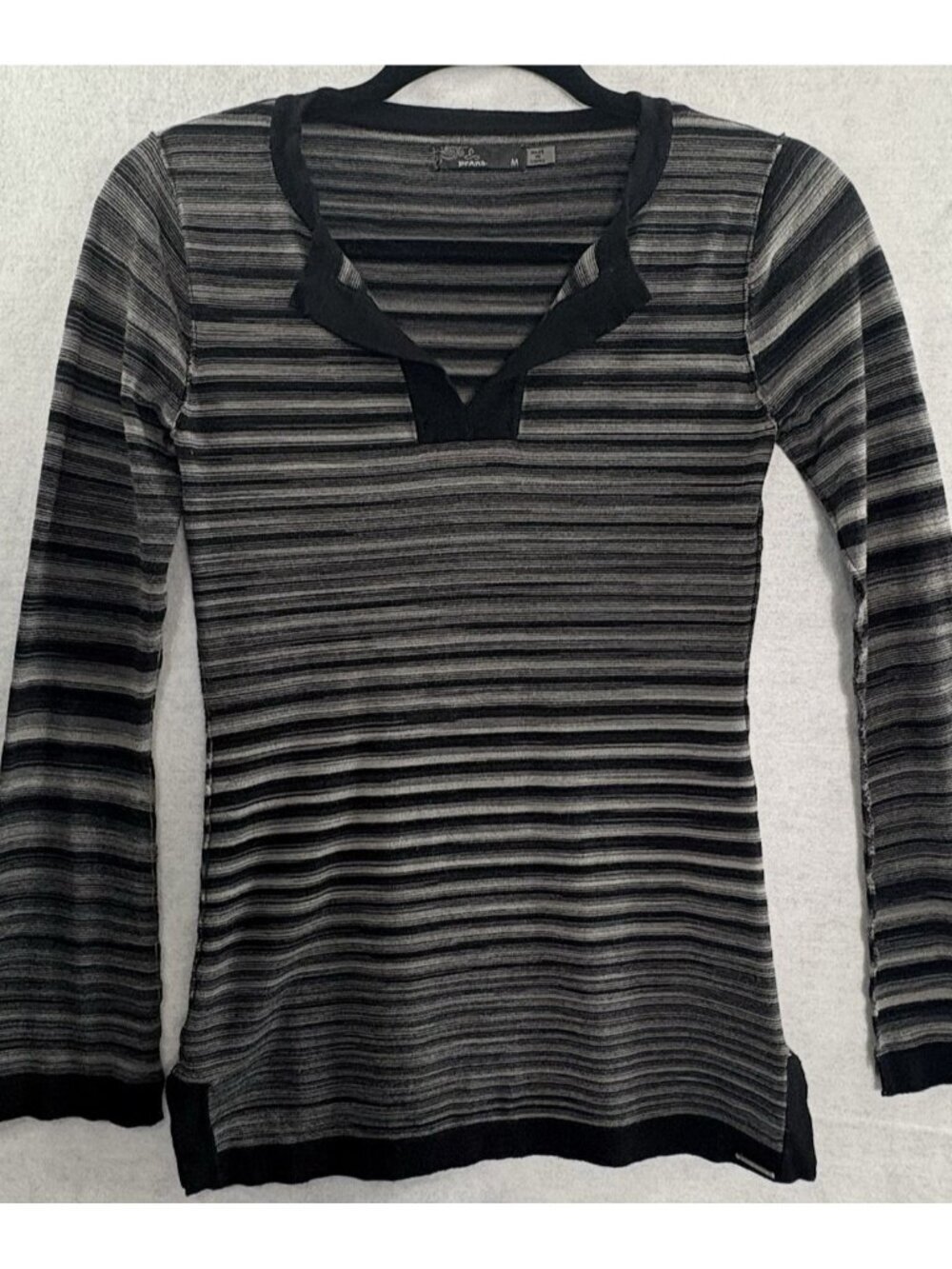 PRANA Women V Neck Long Sleeve Pullover Stripe Sweater Sz M Black Y2K 4b-2
